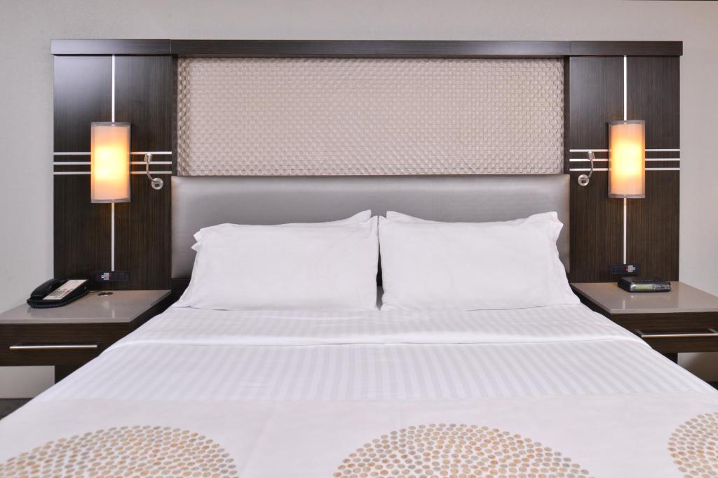hotel-2-4